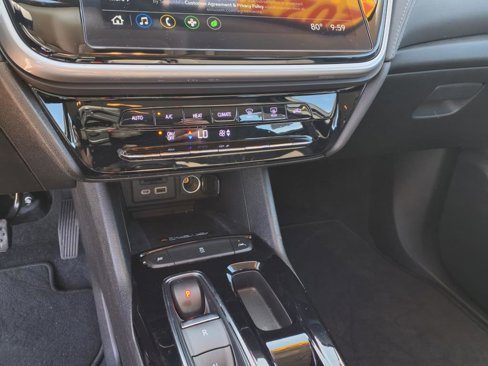 Used 2023 Chevrolet Bolt EUV LT image 22