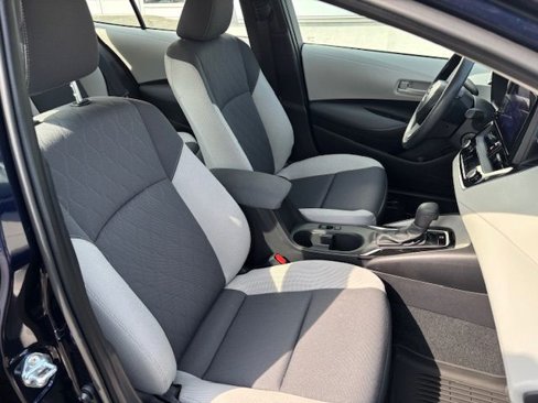 Used 2025 Toyota Corolla LE image 18