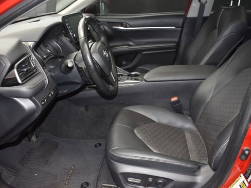 Used 2023 Toyota Camry XSE image 12