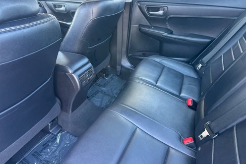 Used 2015 Toyota Camry image 12