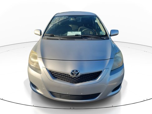 Used 2012 Toyota Yaris Sedan image 2