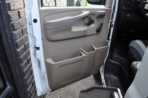 Used 2010 Chevrolet Express 2500 image 26
