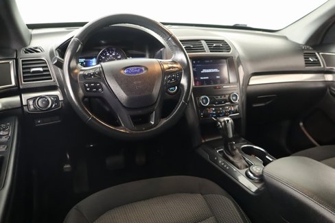 Used 2019 Ford Explorer XLT w/ Equipment Group 201A image 2