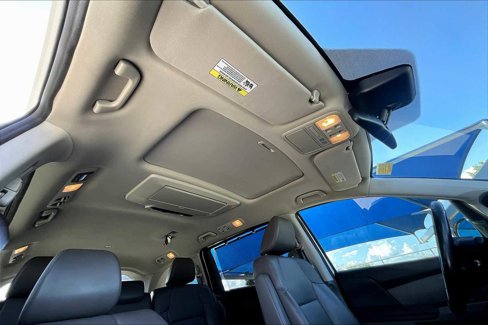 Used 2016 Honda Odyssey Touring Elite image 13