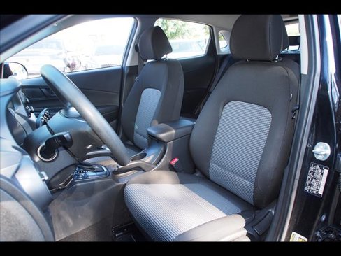 Used 2019 Hyundai Kona SE image 17