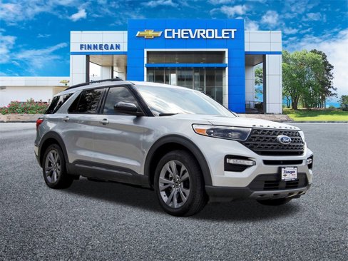 Used 2022 Ford Explorer XLT w/ Equipment Group 202A image 1