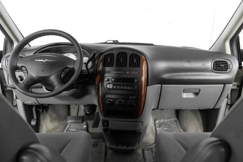 Used 2006 Chrysler Town & Country LX image 29