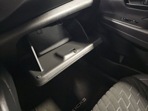 Used 2021 Nissan Kicks S image 48