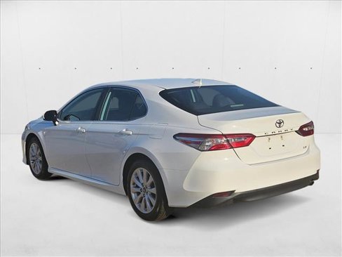 Used 2019 Toyota Camry LE image 8