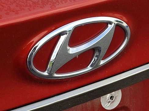 Used 2019 Hyundai Santa Fe SEL image 24