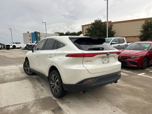 Used 2021 Toyota Venza LE image 6