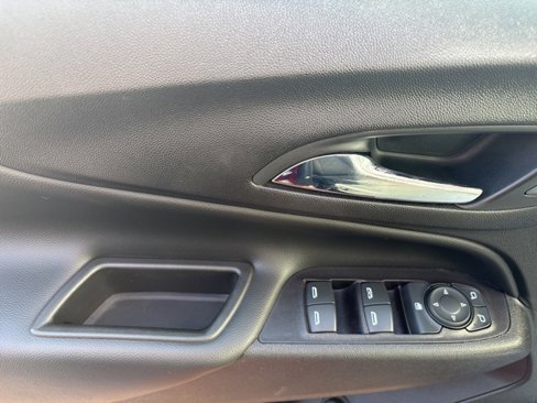 Certified 2020 Chevrolet Equinox LT w/ Driver Convenience Package image 10