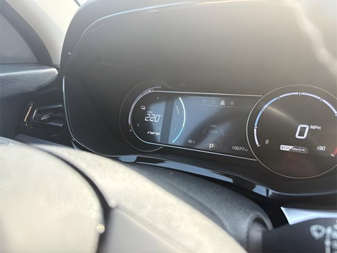 Used 2022 Kia Niro EX image 14