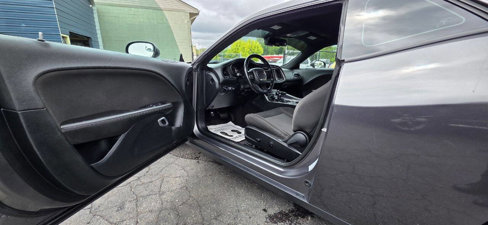 Used 2018 Dodge Challenger SXT w/ Blacktop Package image 7