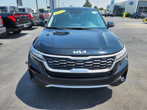 Used 2022 Kia Seltos LX image 2