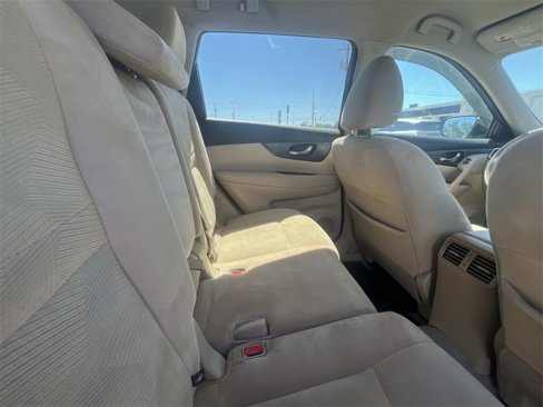 Used 2015 Nissan Rogue SV image 16
