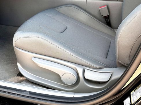 Used 2024 Hyundai Elantra SE image 14