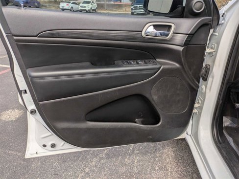 Used 2021 Jeep Grand Cherokee Laredo X image 12
