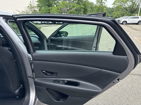 Certified 2025 Hyundai Elantra Sport image 35