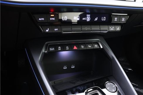 Used 2025 Audi A3 2.0T Premium w/ Convenience Package image 9