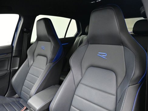 Used 2023 Volkswagen Golf 20th Anniversary Edition image 5