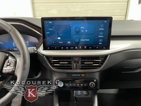 Used 2023 Ford Escape Platinum w/ Premium Technology Package image 16