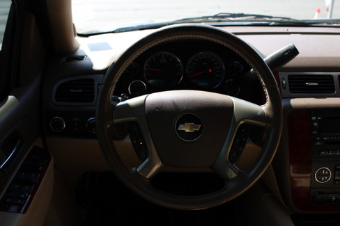 Used 2010 Chevrolet Suburban LT image 9