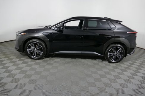 Used 2025 Toyota bZ4X AWD image 6