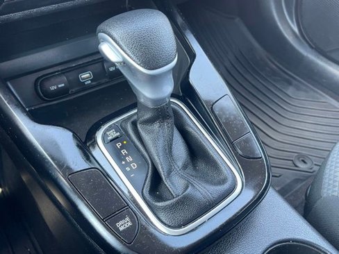 Used 2022 Kia Soul LX image 12