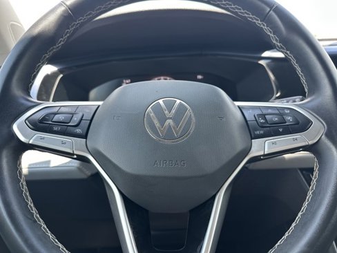 Used 2024 Volkswagen Taos SE image 20