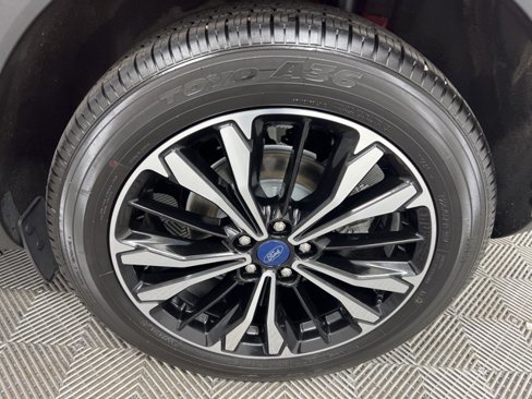 Used 2021 Ford Escape SE w/ SE Sport Appearance Package image 11