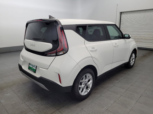 Used 2023 Kia Soul LX w/ LX Technology Package image 9