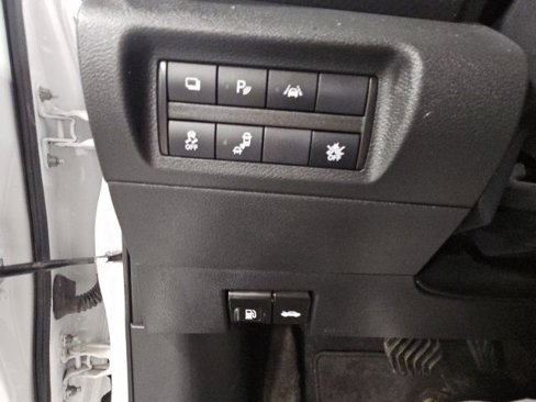 Used 2021 Nissan Kicks S image 38