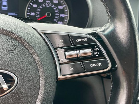 Used 2020 Kia Optima SE image 16