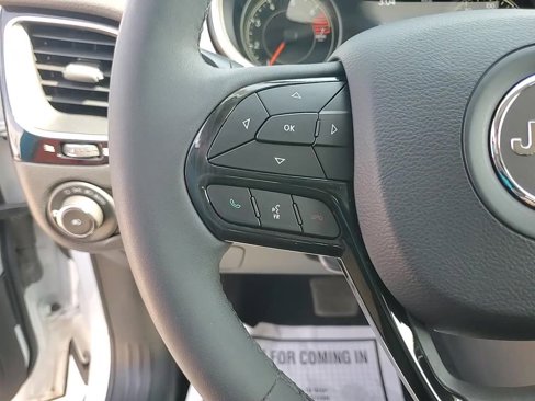 Used 2023 Jeep Cherokee Altitude Lux image 14