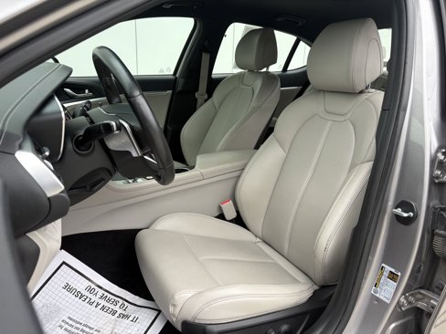 Used 2023 Genesis G70 2.0T image 10