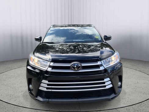 Used 2018 Toyota Highlander XLE image 2