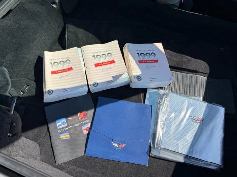 Used 1999 Chevrolet Corvette Coupe w/ Memory Pkg image 11