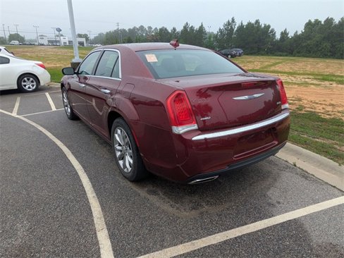 Used 2019 Chrysler 300 Limited image 5