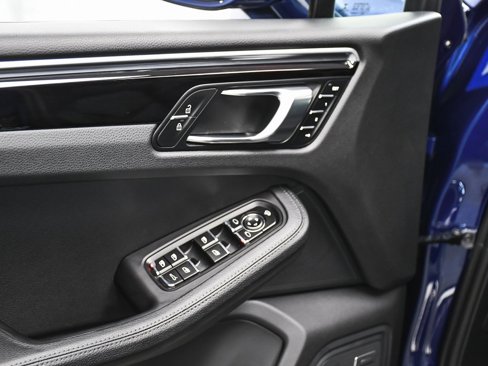 Used 2022 Porsche Macan image 10