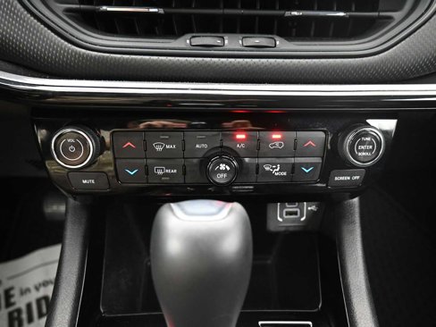 Used 2023 Jeep Compass Latitude w/ Convenience Group image 8
