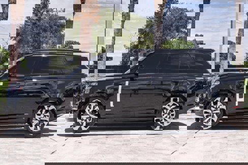 Used 2025 Land Rover Range Rover Long Wheelbase Autobiography image 3