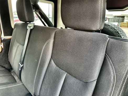 Used 2015 Jeep Wrangler Unlimited Sahara w/ Connectivity Group image 18