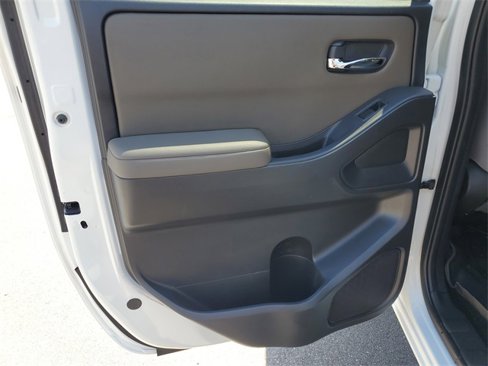 Used 2022 Nissan Frontier SV w/ Technology Package image 23