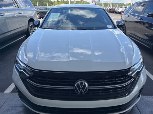 Used 2024 Volkswagen Jetta Sport image 2