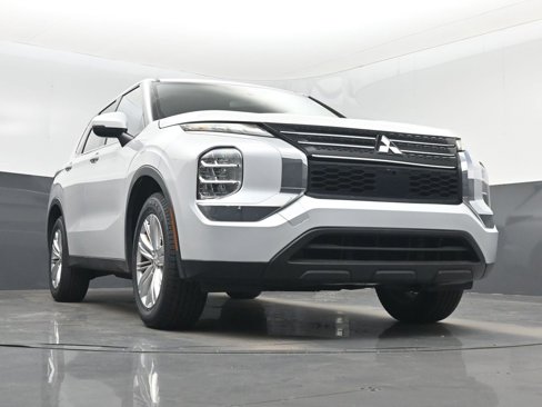 Used 2022 Mitsubishi Outlander ES image 31
