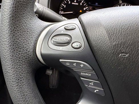Used 2020 Nissan Pathfinder S image 23