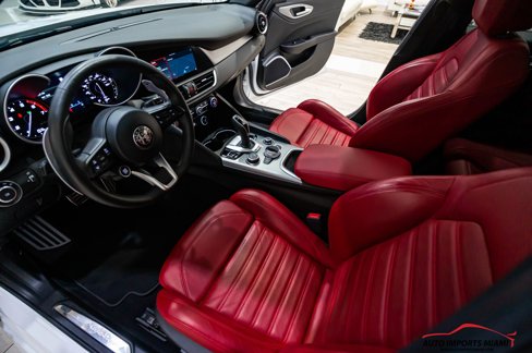 Used 2022 Alfa Romeo Giulia Veloce image 12