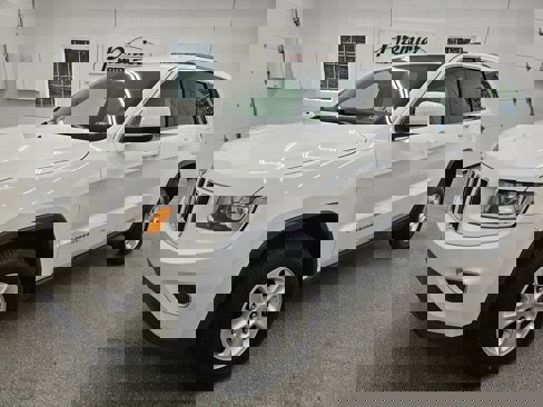 Used 2016 Jeep Grand Cherokee Laredo w/ Quick Order Package 23E image 1
