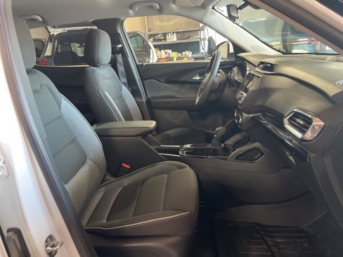 Used 2022 Chevrolet TrailBlazer LT w/ Driver Confidence Package image 21
